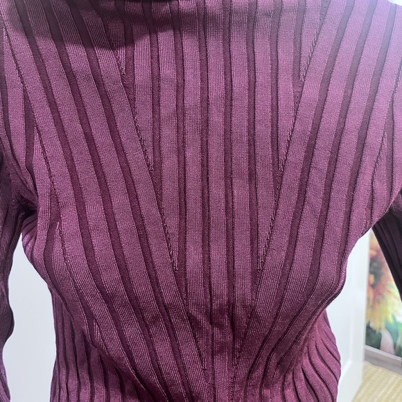 WHBM White House Black Market Turtle Neck - Picture 3 of 3